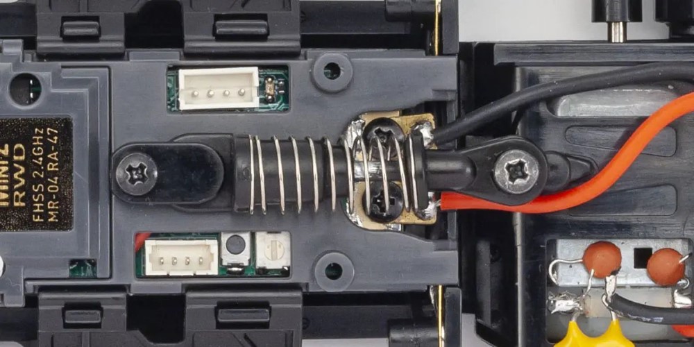 Hátsó felfüggesztés – rugós lengéscsillapító